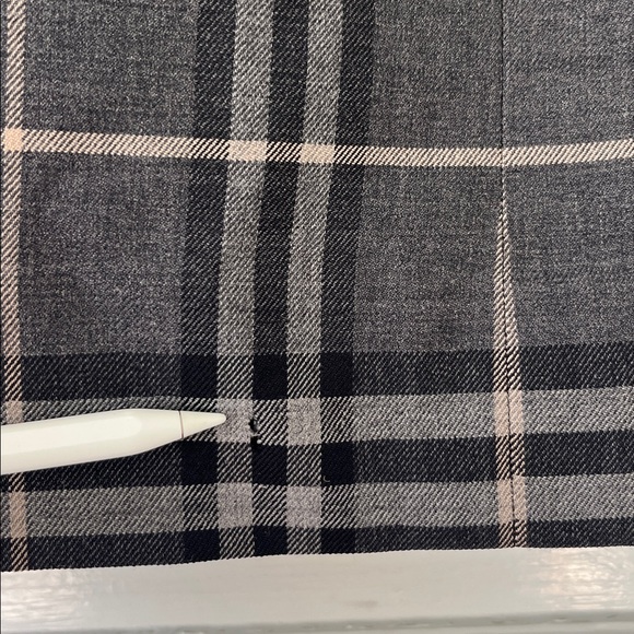 Burberry Pencil Skirt Size 8 - Picture 5 of 8